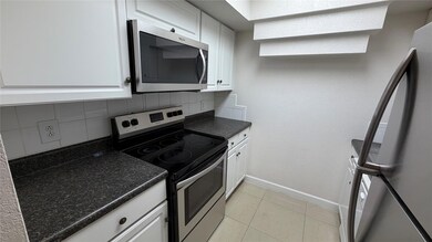 344 SE 11th Ave unit 4, Pompano Beach, FL 33060 - photo 4