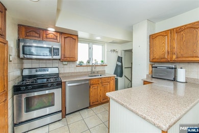 237 Washington Ave, Rutherford, NJ 07070 - photo 7