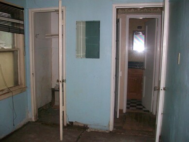 2038 Roys Ave, Elkhart, IN 46516 - photo 6