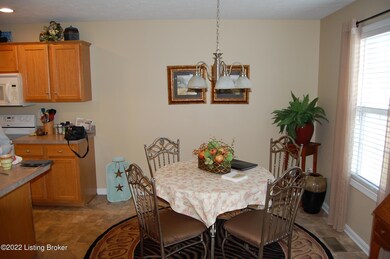 680 Helmwood Cir, Mount Washington, KY 40047 - photo 6