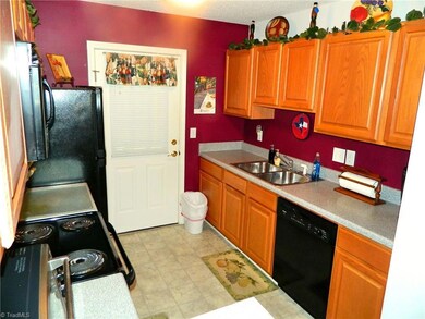 819 Belmont Dr unit 1D, High Point, NC 27263 - photo 7