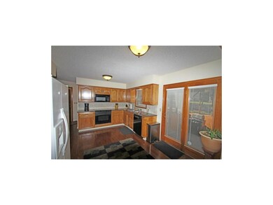 Large kitchen with Pantry, new counter tops & back