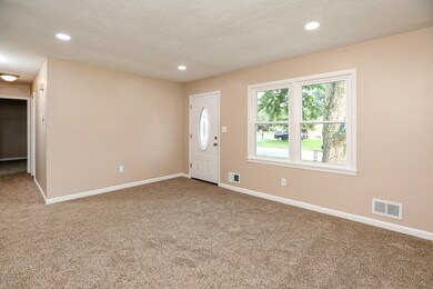 9216 Pagoda Dr, Louisville, KY 40229 - photo 5