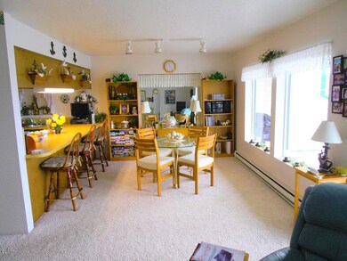 Liv Rm looking into dining area