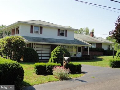 1516 Oak Rd, Pennsburg, PA 18073 - photo 2