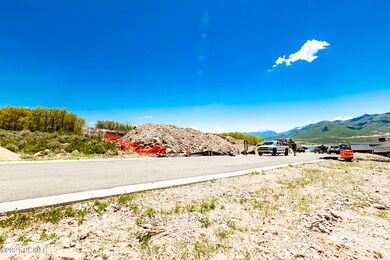 5_Land_high_3692379
