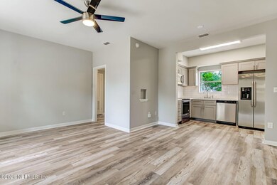 4751 Beverly Cir, Jacksonville, FL 32210 - photo 7