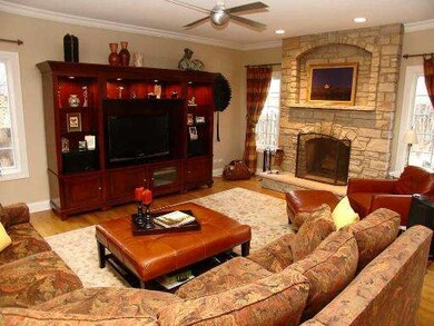 575 W Armitage Ave, Elmhurst, IL 60126 - photo 5