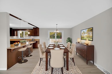 DSC05276-(1) - Dining Room - Standard -