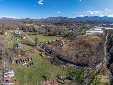 000 Calhoun Rd, Waynesville, NC 28786 - photo 7