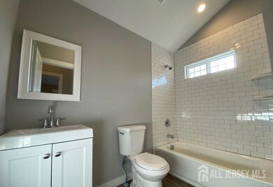 138 Schoder Ave unit B, Woodbridge, NJ 07095 - photo 5