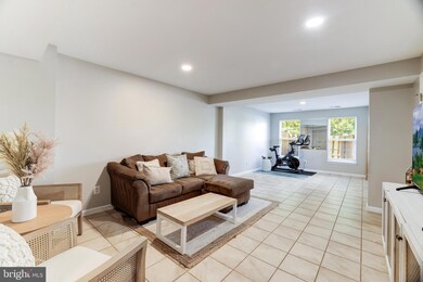 2520 Banshire Dr, Herndon, VA 20171 - photo 6