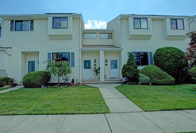 313 Middlewood Rd unit 313, Middletown, NJ 07748 - photo 2