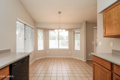 006-photo-breakfast-nook-5032603