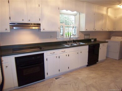 1210 Woodhill Dr, Shelby, NC 28152 - photo 6