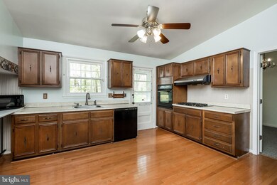 8304 Rambler Dr, Adelphi, MD 20783 - photo 7