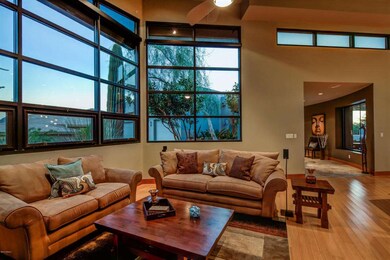 006_Living Room