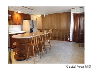 109 Leland Lake Dr, Jacksonville, IL 62650 - photo 6