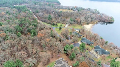 Bldg 20 3-4 Greenway Crossing Pv, Wisconsin Dells, WI 53965 - photo 2