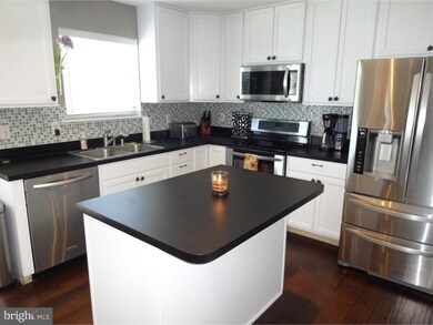 127 W Flagstone Dr, Newark, DE 19702 - photo 2