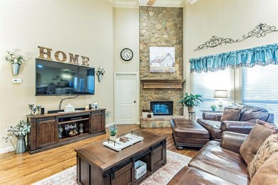 258 S Natural Springs Ln, Azle, TX 76020 - photo 5