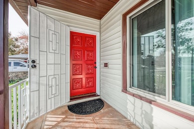 542 W Harvard Ave, Fresno, CA 93705 - photo 3