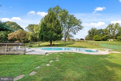 15604 Norman Dr, North Potomac, MD 20878 - photo 6