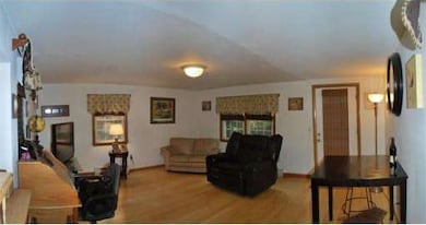 127 Round Hill Rd, Northampton, MA 01060 - photo 4