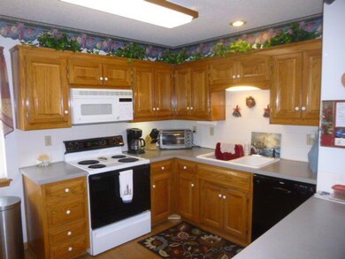 412 NW Augusta Ct, Blue Springs, MO 64014 - photo 3