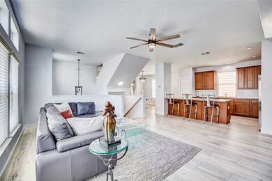 3323 Leading Point Dr, Houston, TX 77091 - photo 5