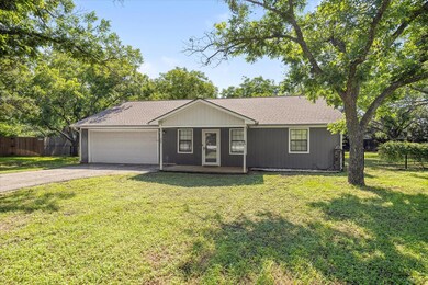 5100 Seminole Dr, Granbury, TX 76049 - photo 3