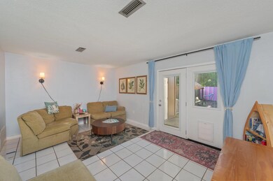 208 3rd St SE unit J, Fort Walton Beach, FL 32548 - photo 3