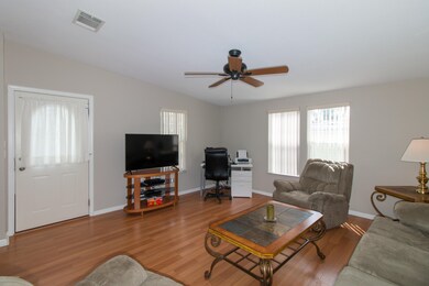 8-767 Lark Drive08