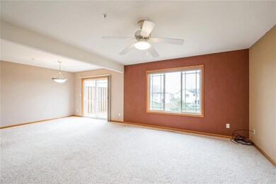 3940 37th Ave SW unit C, Cedar Rapids, IA 52404 - photo 6