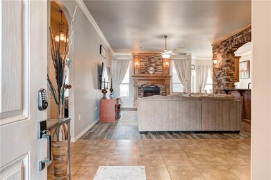 914 Kelsi Dr, Moore, OK 73160 - photo 4