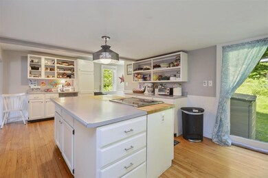 141 Andover Rd, New London, NH 03257 - photo 5