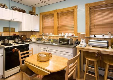 129 Cummins Hwy unit 1, Roslindale, MA 02131 - photo 3