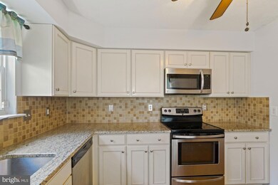 946 Larkspur Place S, Mount Laurel, NJ 08054 - photo 4