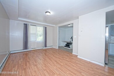 2 Livingroom 3