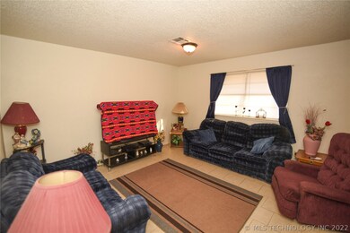 809 Howard St, Ada, OK 74820 - photo 2