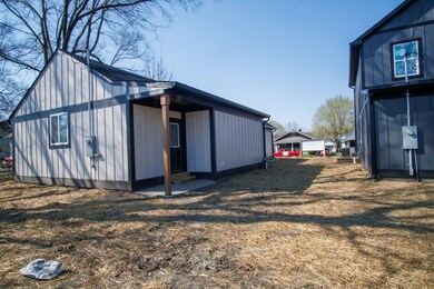 1429 W 4th St, Anderson, IN 46016 - photo 4
