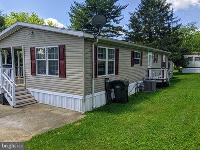 326 Landola Ave, Mount Wolf, PA 17347 - photo 4