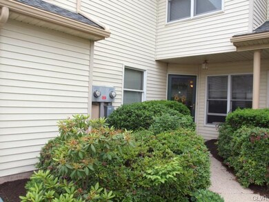 106 Lindfield Cir, Macungie, PA 18062 - photo 2