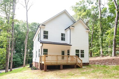 195 Montgomery Dr, Statesville, NC 28625 - photo 2