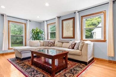 202 W. Schreyer Place-8-FULL