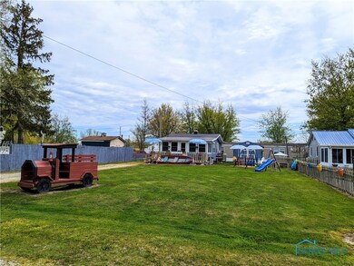 1876 Ash St, Port Clinton, OH 43452 - photo 3