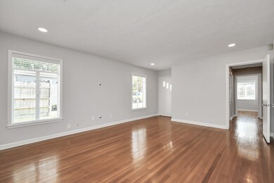 1054 W 41st St, Houston, TX 77018 - photo 5