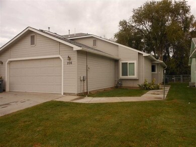 206 S Valley Dr, Nampa, ID 83686 - photo 2