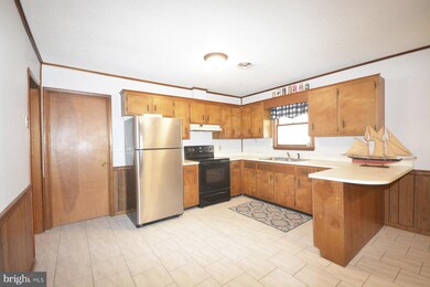 31847 Clarks Wharf Rd, Trappe, MD 21673 - photo 3