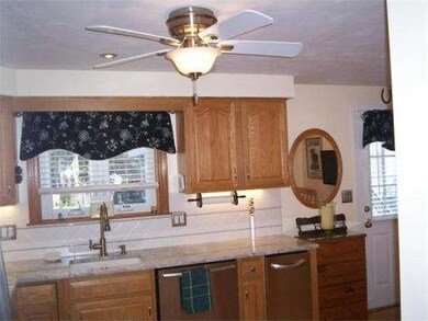 35 Merrymount Rd unit 4, Quincy, MA 02169 - photo 4